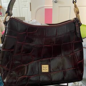 Very nice bag with Dust Bag included